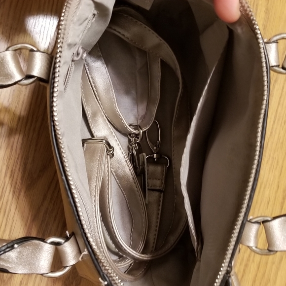 Adorable gold Handbag NWOT - Picture 5 of 6